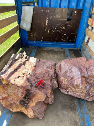 Ландшафтные глыбы красно-фиолетовые 200-1000 килограмм купить в Тобольске