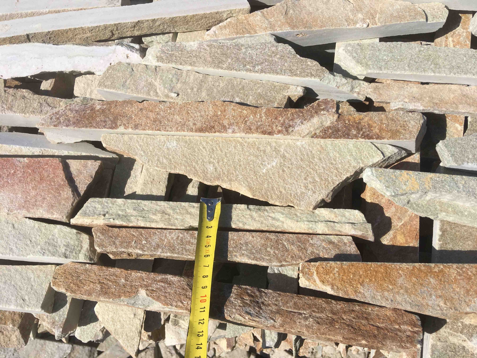 Горбушка златолит золотистый для облицовки купить в Тобольске