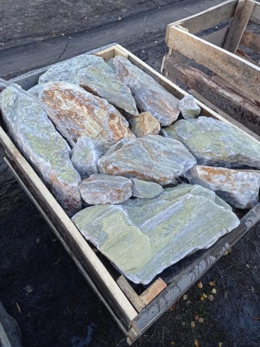 Златолит жёлтый, жёлто-зелёный глыбки и валуны для ланшафтного дизайна купить в Тобольске