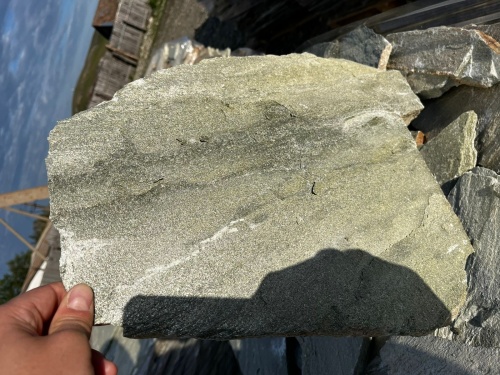 Плитняк златолит зелёный для цоколя, отмостки купить в Тобольске