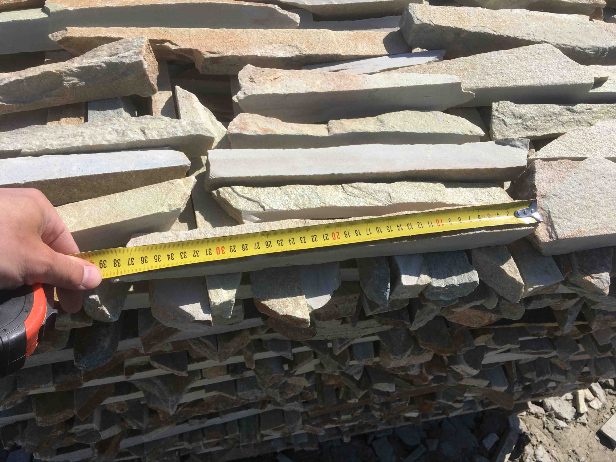 Горбушка златолит золотистый для облицовки купить в Тобольске