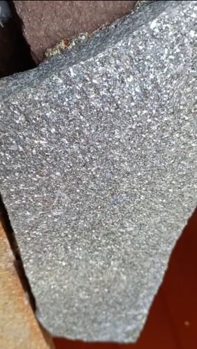 Плитняк златолит серебристый для цоколя, отмостки купить в Тобольске