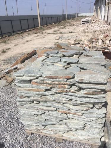 Златолит серебристый галтованный для лестниц купить в Тобольске