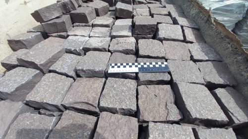 Лемезит колотая брусчатка 10 * 10 см. для парковки купить в Тобольске