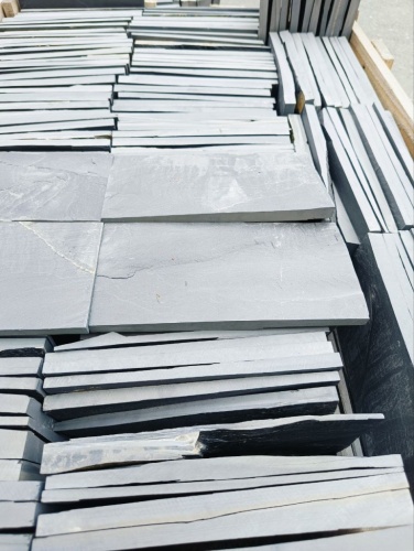 Чёрная каменная брусчатка